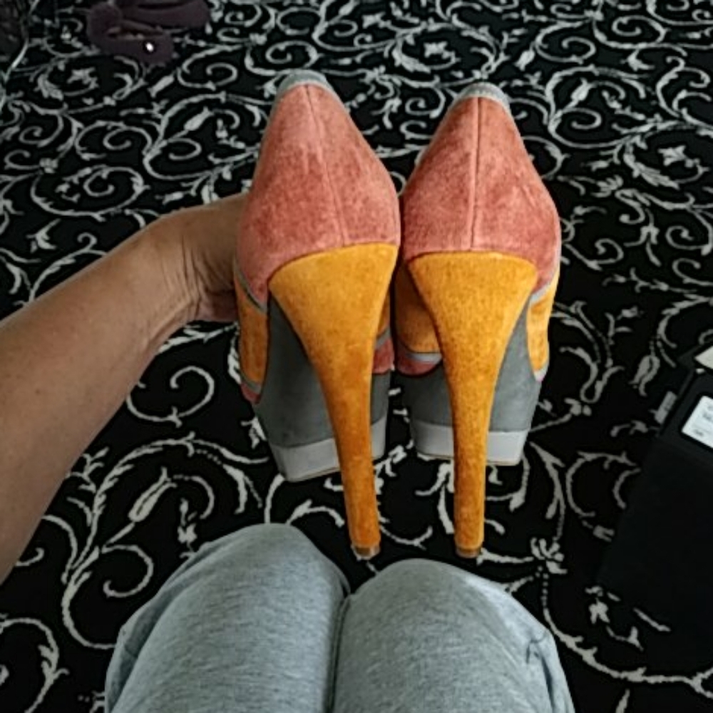 Shoes - Picture 4 of 4